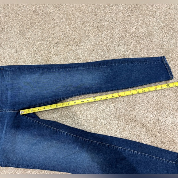 MADEWELL Petite Curvy High-Rise Skinny Jeans in Moreaux Wash - Picture 11 of 12